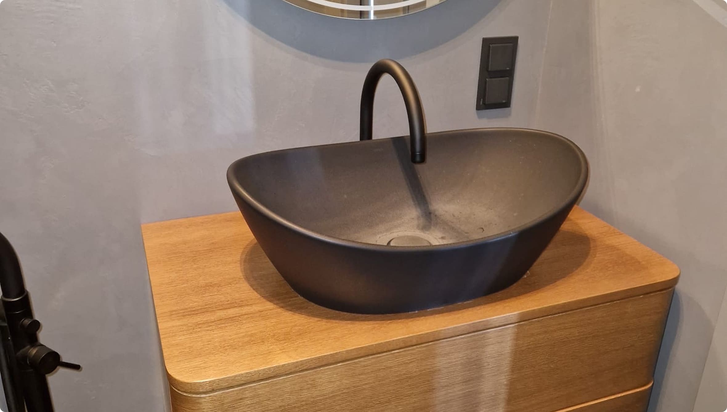 {{ images.ZXVeahQzcK.alt }}