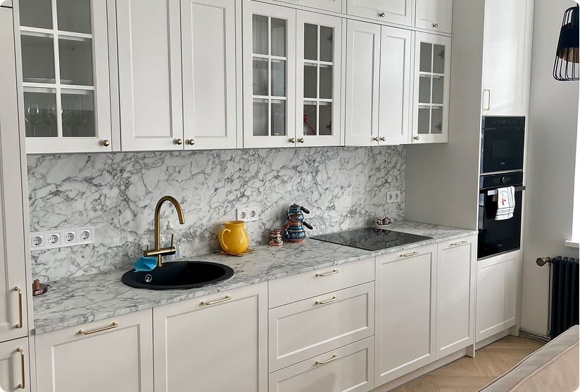 {{ images.GPowzLZdjR.alt }}