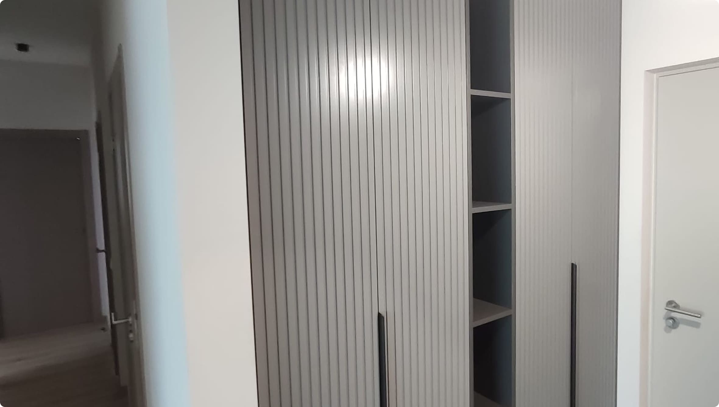 {{ images.ZaOReNJFWq.alt }}